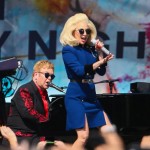 Элтон Джон и Леди Гага спели вместе на городской парковке