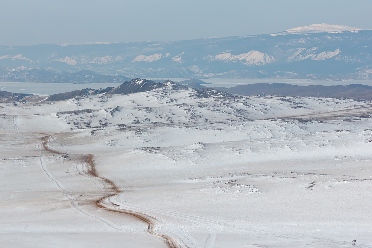 Зимний Байкал: мир льда и ветра