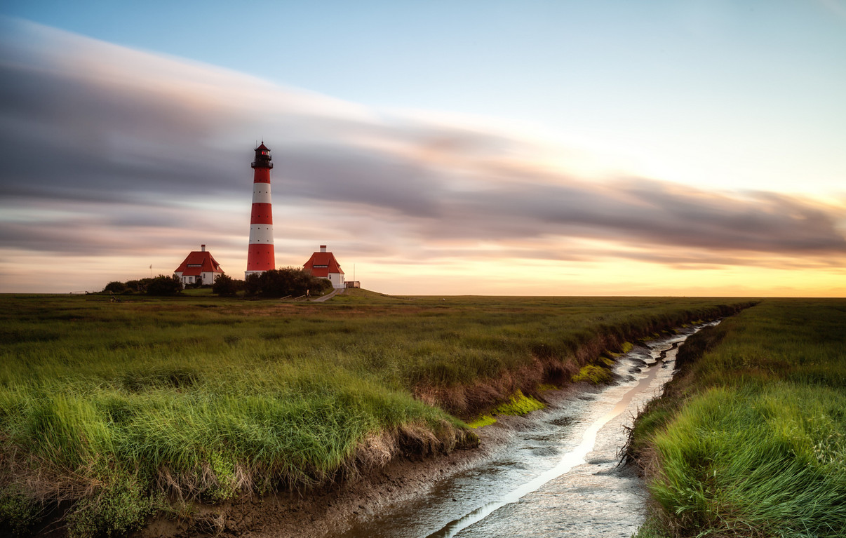 Для ценителей морских пейзажей: 15 самых красивых маяков Европы и США