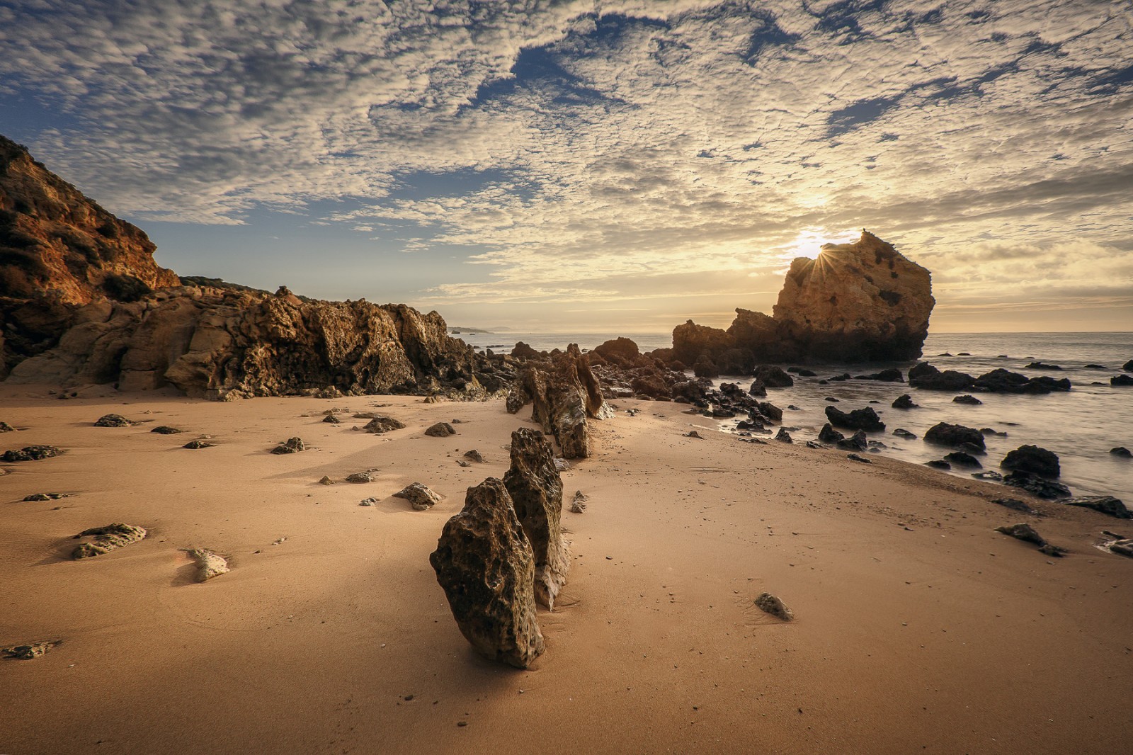 Солнечный Алгарве или Cерых туч океан: Португалия Дмитрия Купрацевича