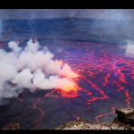 Дрон сфотографировал лавовое озеро в кратере действующего вулкана Ньирагонго