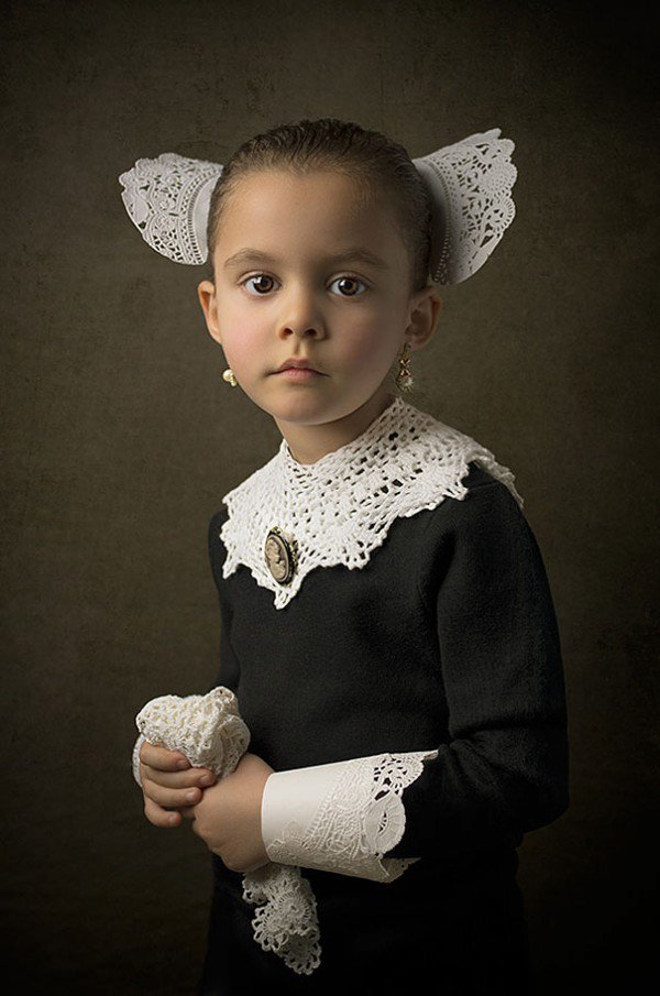 Фотограф делает снимки своей дочери в стиле классических картин 