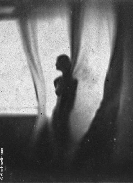 Классическое черно-белое ню от британского фотографа 
