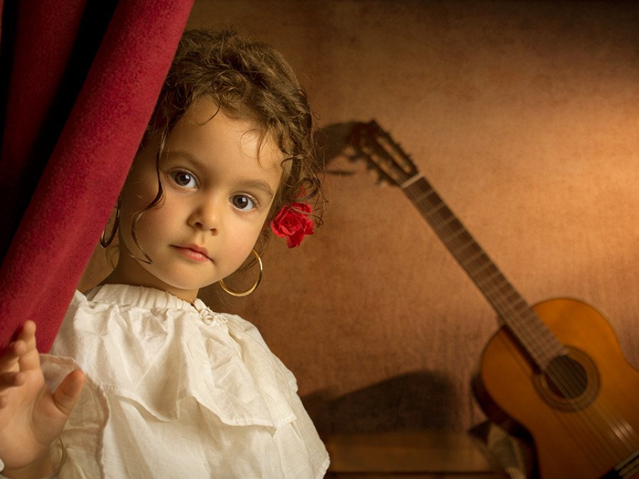 Фотограф делает снимки своей дочери в стиле классических картин 