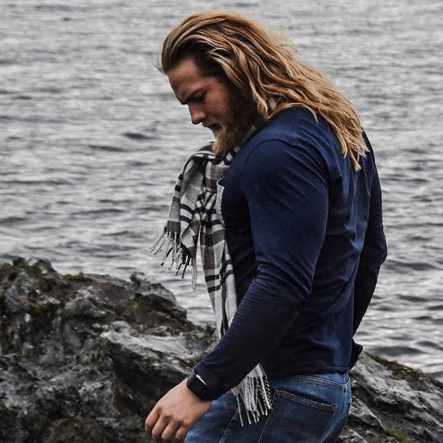 Любимый викинг Instagram: Норвежский морской офицер, увидев которого девушки падают в обморок 