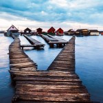 Вы не поверите, но это не Мальдивы:  живописная деревня на сваях на озере в Венгрии