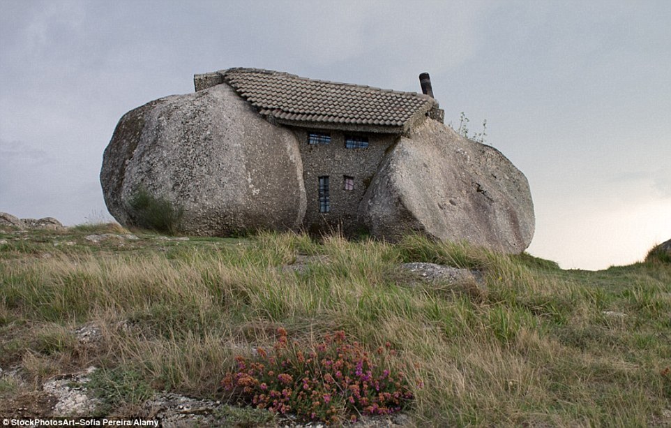 Каменный дом, или Casa do Penedo