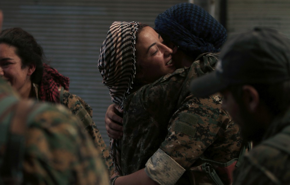 Женщины-военнослужащие армии Демократических сил Сирии