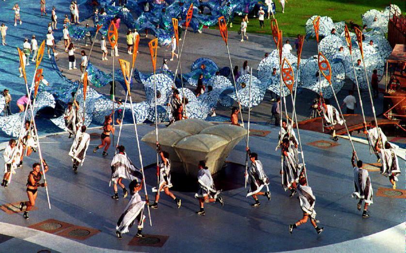 Церемония открытия Олимпийских игр в разные годы