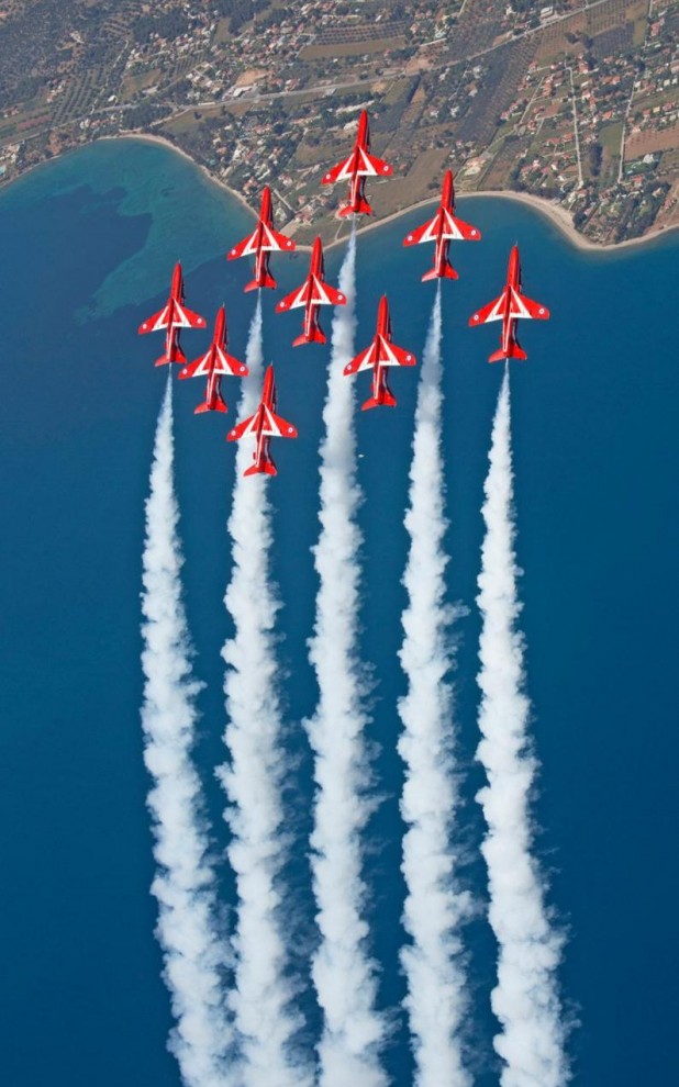 Пилотажная группа Королевских ВВС Великобритании «Красные Стрелы» 
