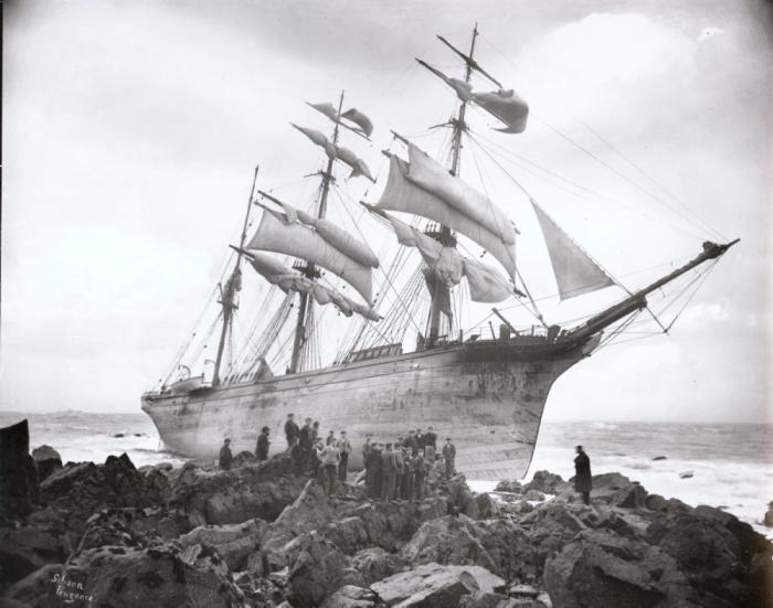 10 жутких фотографий кораблекрушений: Необычное хобби британской семьи