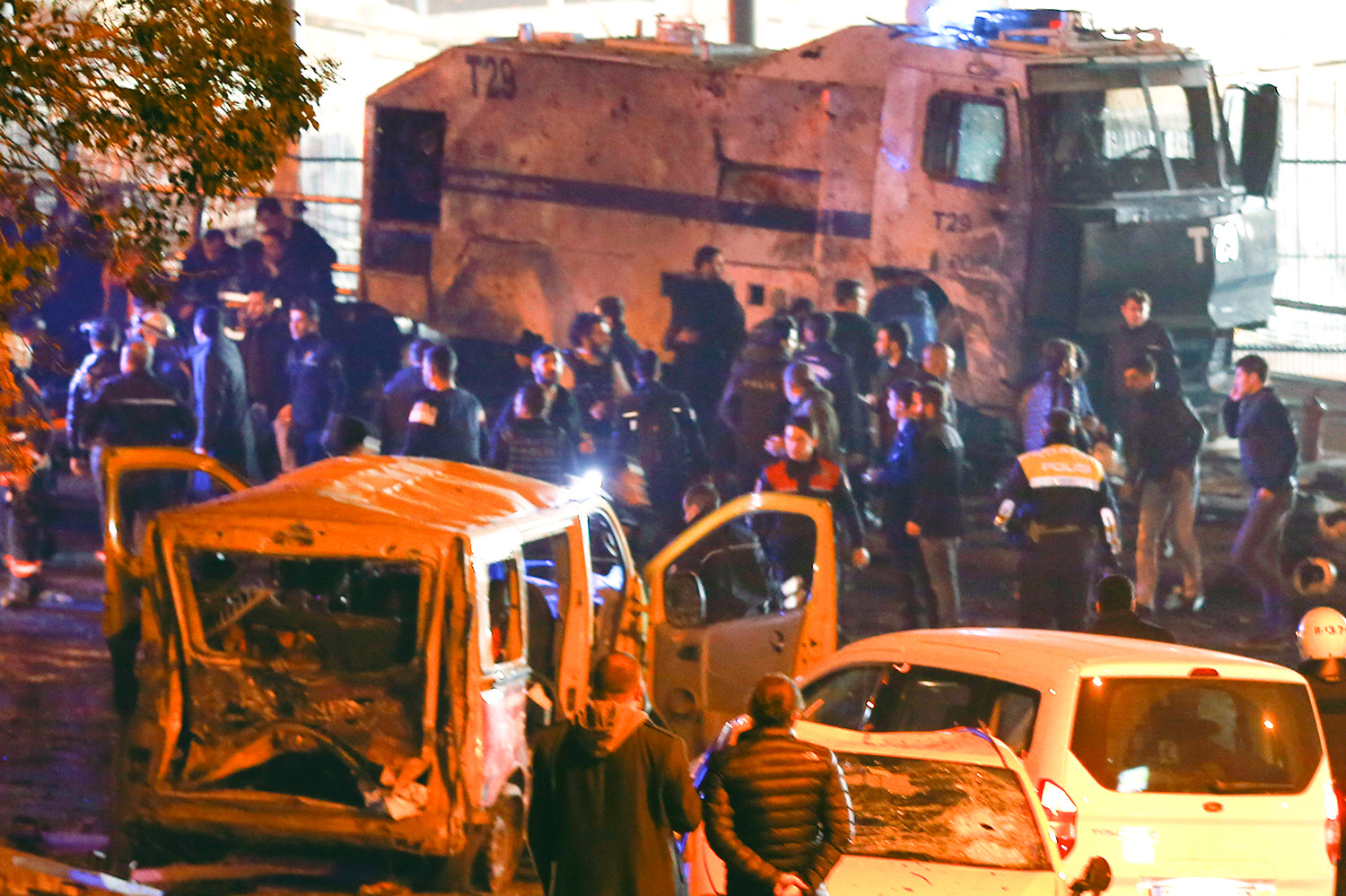В результате взрывов в Стамбуле погибли не менее 29 человек