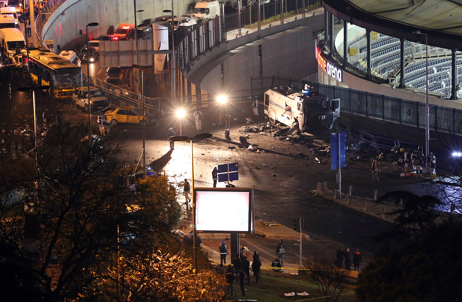 В результате взрывов в Стамбуле погибли не менее 29 человек