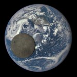 Первые фотографии Земли и Луны, сделанные с Марса и Сатурна