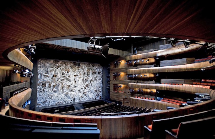 Оперный театр Осло в Норвегии