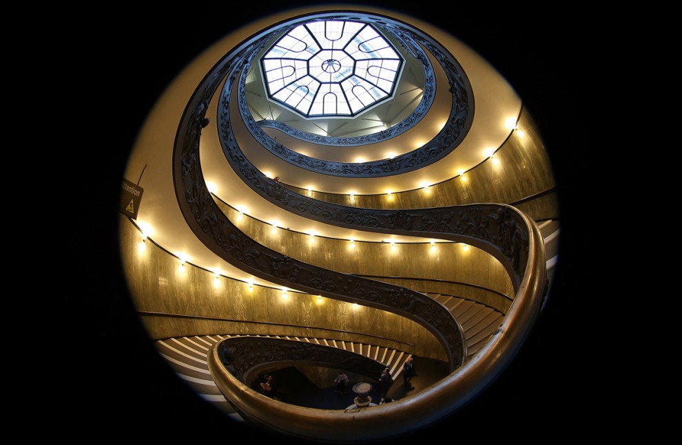 Винтовая лестница в Музеях Ватикана