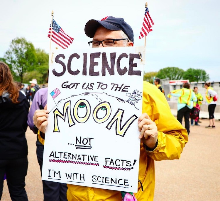 Марш в поддержку науки