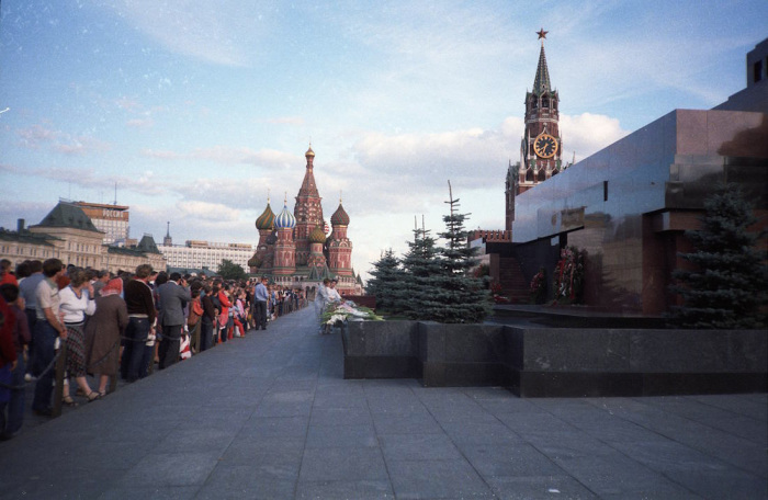 Назад в прошлое: атмосферные фотозарисовки из Москвы 1985 года