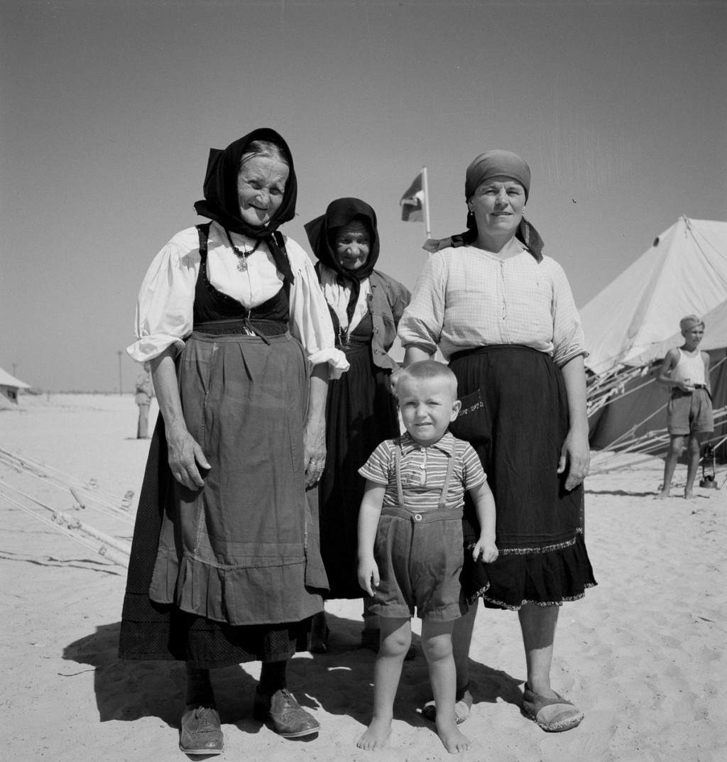 Фотографии европейских беженцев, спасавшихся во Вторую мировую войну в Синайской пустыне