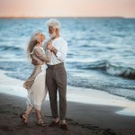 Любви все возрасты покорны: романтичная фотосессия красивой пожилой пары