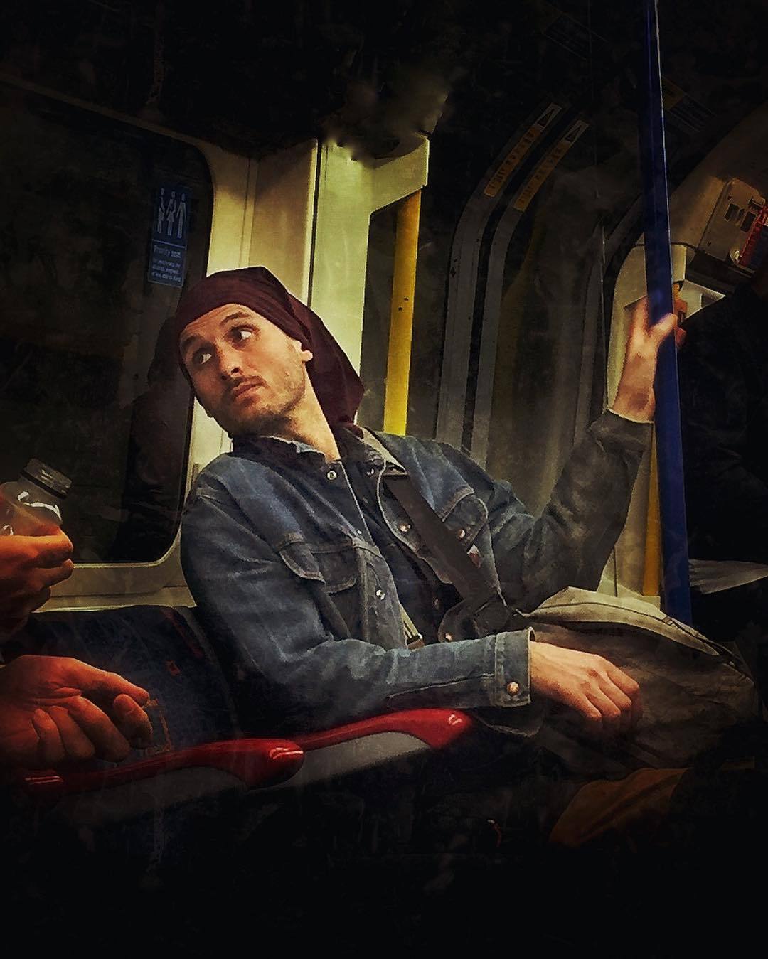 Фотограф снимает пассажиров метро в духе картин Возрождения 