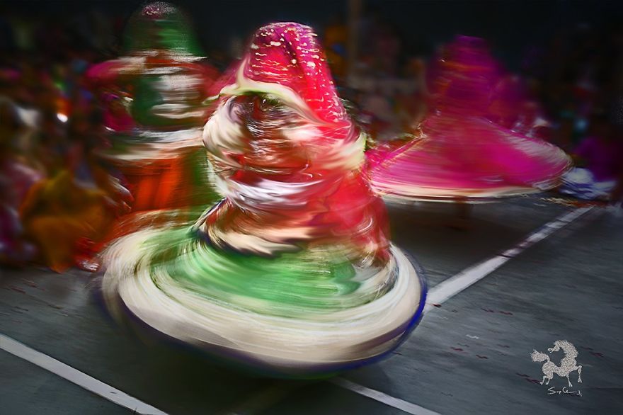 Праздничные танцы, Барсана, Индия