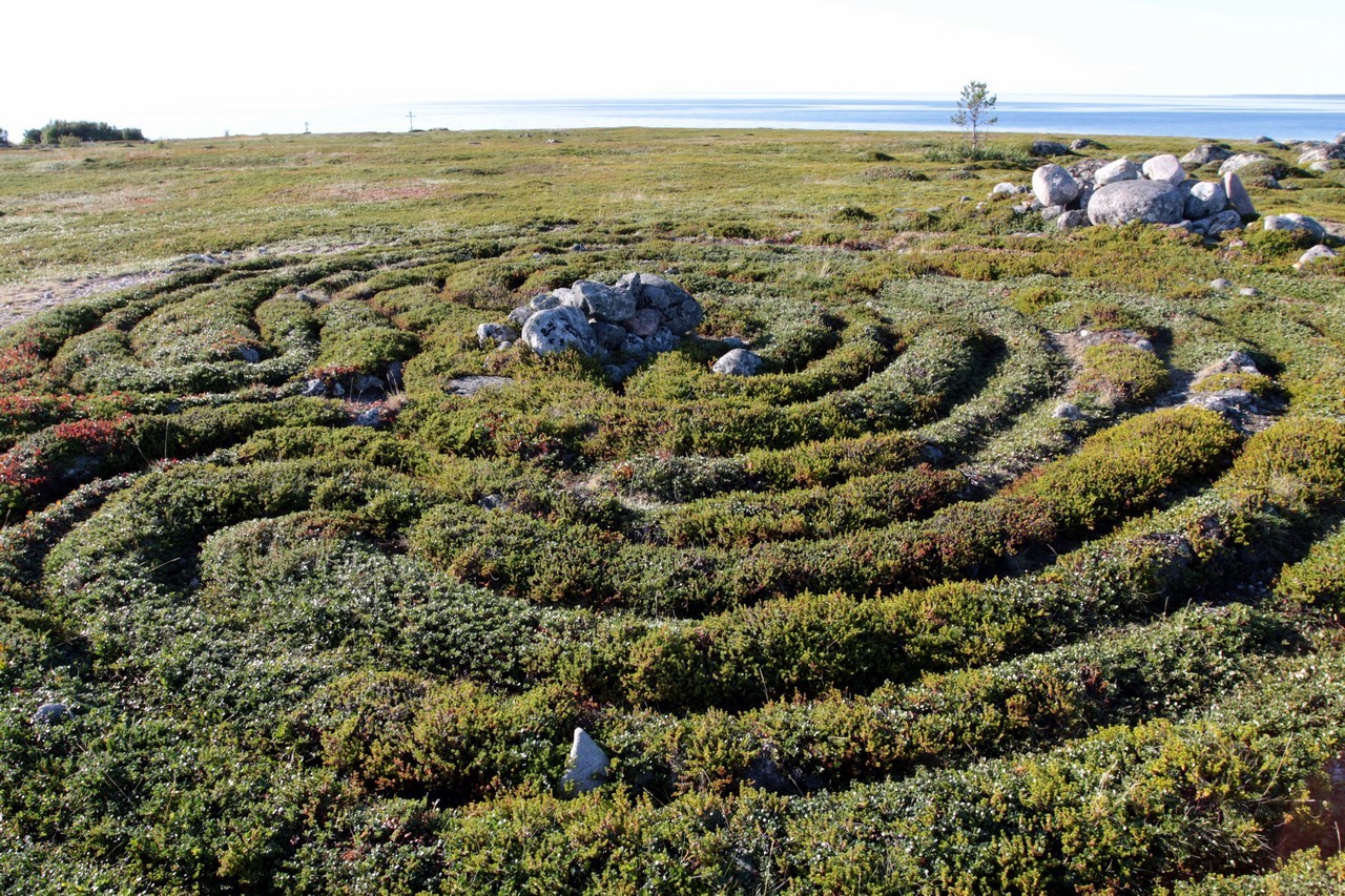 Каменные лабиринты на Большом Заяцком острове, Россия