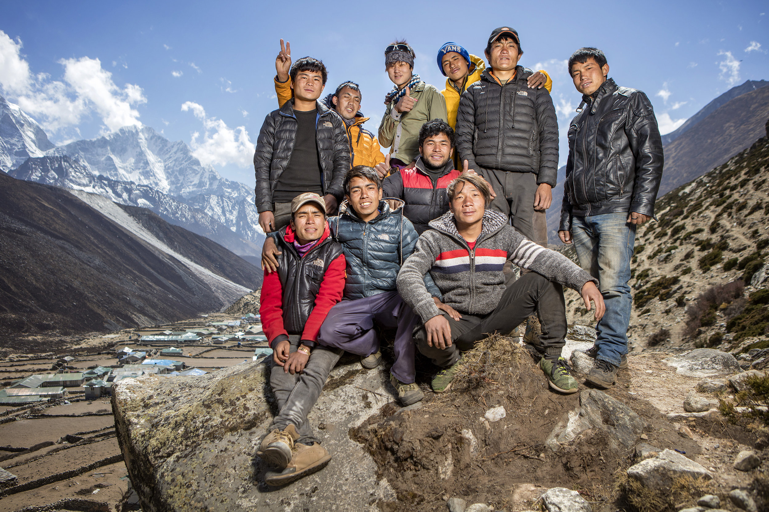 Непальские шерпы на Эвересте