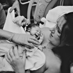 Чудо рождения: фотограф делится эмоциональными снимками процесса родов