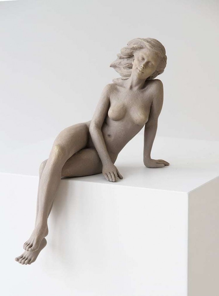 Скульптуры женщин