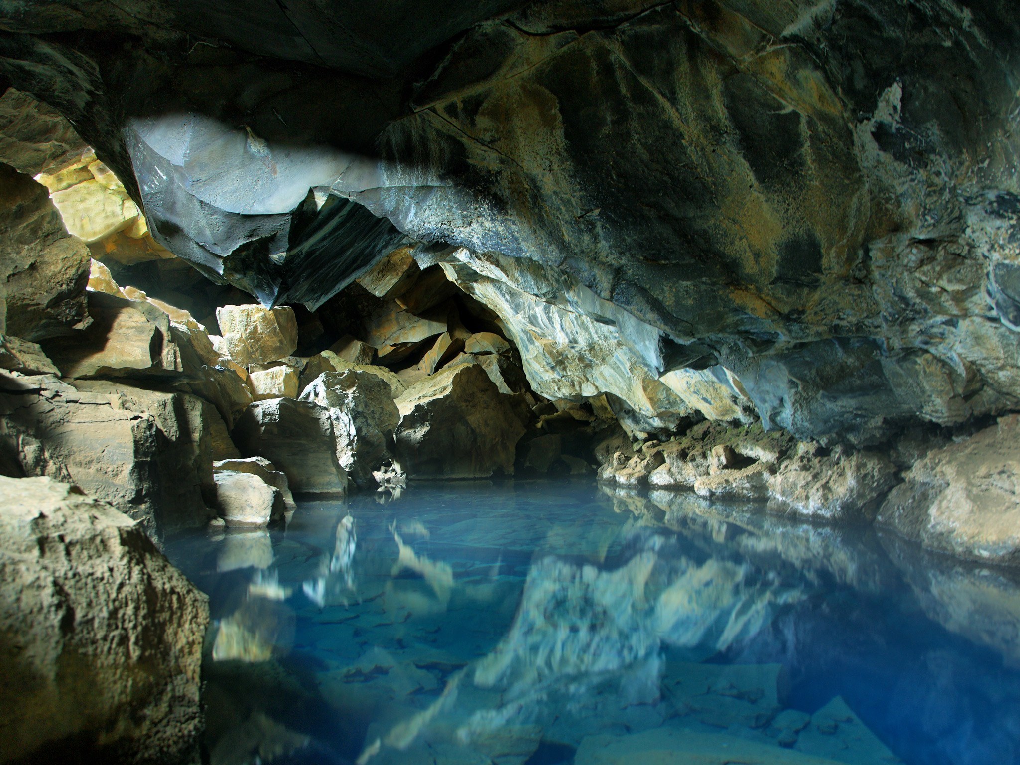 Пещера Грьётагья, Исландия (пещера любви Джона Сноу)