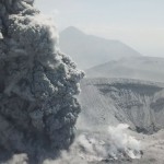 Извержение вулкана в Японии, заснятое дроном
