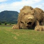 Фестиваль скульптур из рисовой соломы в Японии
