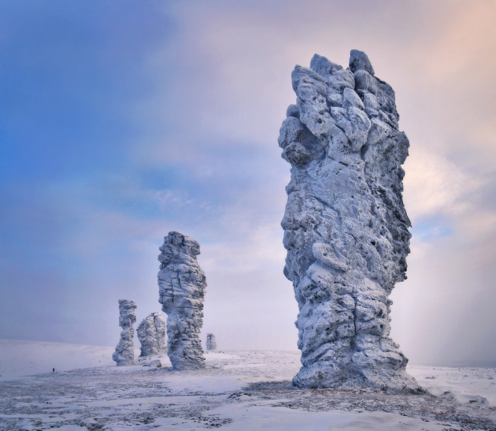 Но это в России — столбы выветривания на плато Маньпупунёр в Печоро-Илычском заповеднике в республике Коми. 