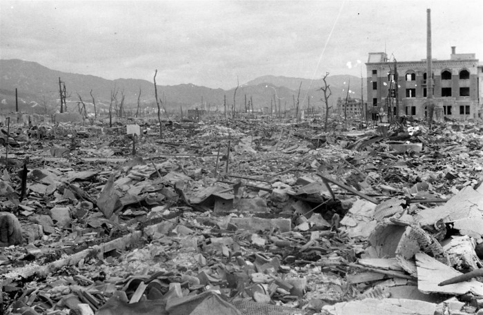 ss-160525-hiroshima-bombing-archive-09_d907b4e7e6fc0061aec814a14c1bed50.nbcnews-ux-2880-1000
