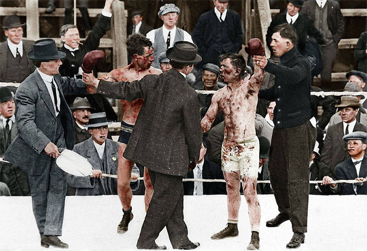 Боксерский поединок между Реем Кэмпбеллом и Диком Хайлендом, май 1913 года. 