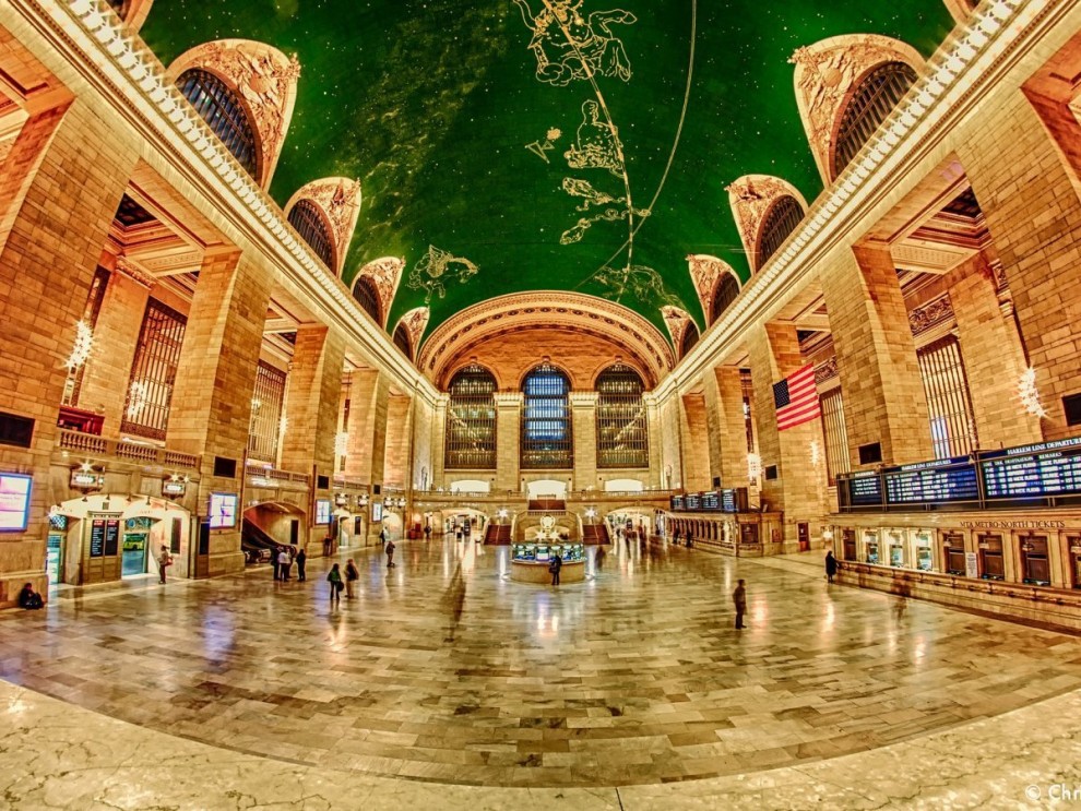 4. Этот чудесный потолок можно увидеть в Большом Центральном Терминале Манхэттена. Станции Нью-Йорка всегда критикуют за серость, но эта станция прекрасна. Кстати, она занесена в книгу рекордов Гиннеса как станция с самым большим количеством платформ. 