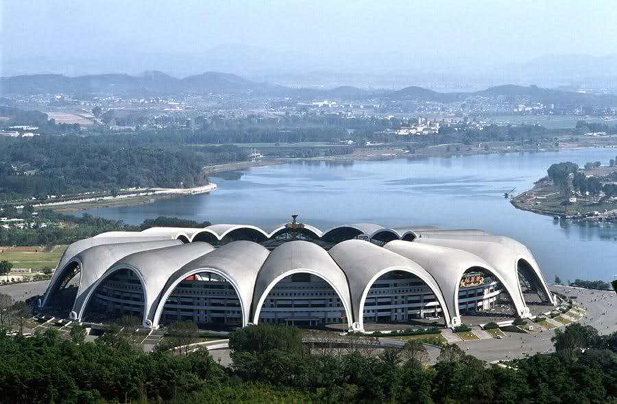 Стадион Первого мая – самый большой стадион в мире, построенный в Северной Корее