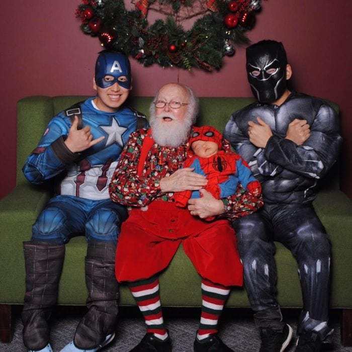 yearly-ageless-santa-pictures-11